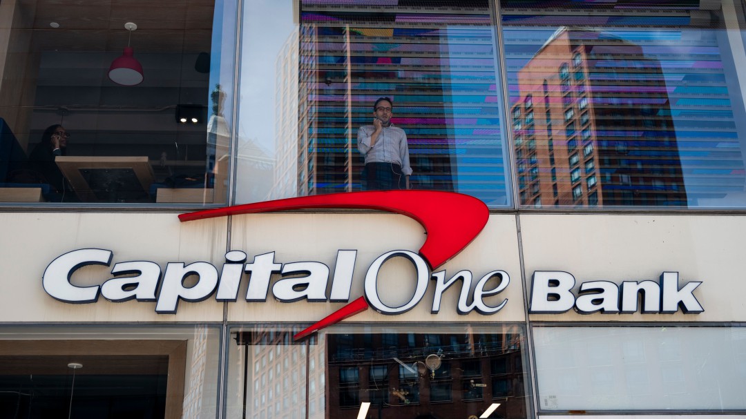 Roban de un banco los datos de 100 millones de clientes
