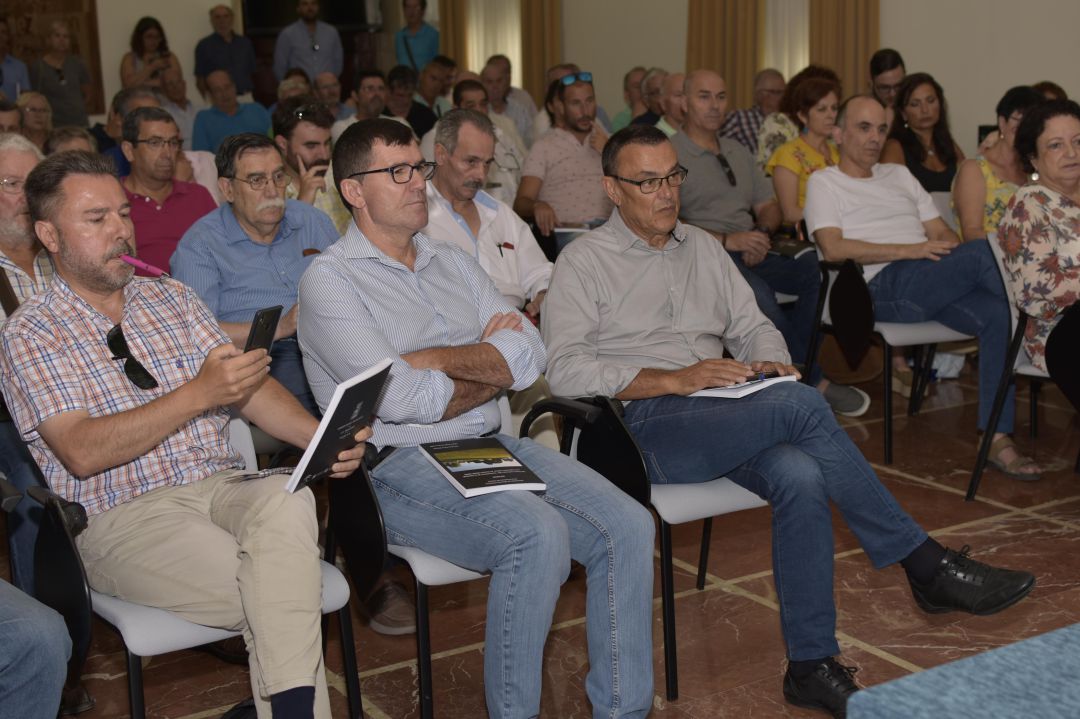 Un estudio revela que hay 1.437 represaliados del franquismo en el cementerio de La Soledad Un estudio revela que hay 1.437 represaliados del franquismo en el cementerio de La Soledad