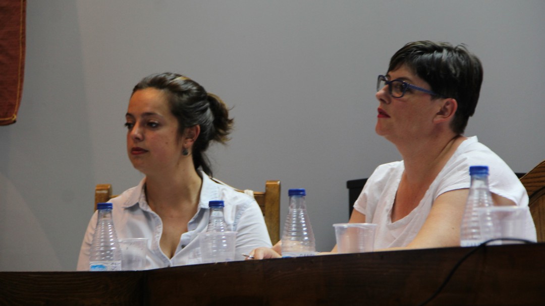 La concejal de Turismo manifiesta que su actividad teatral es compatible con su dedicación exclusiva