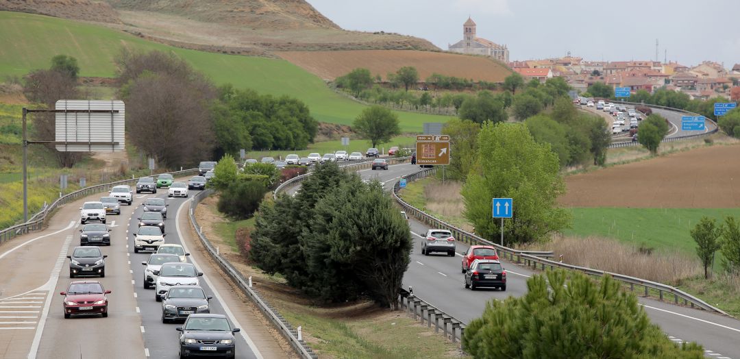 La autovía A-62 a su paso por Simancas (Valladolid) La autovía A-62 a su paso por Simancas (Valladolid)