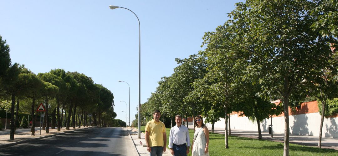 Visita del ejecutivo al nueva iluminación de la avenida del Parque Visita del ejecutivo al nueva iluminación de la avenida del Parque