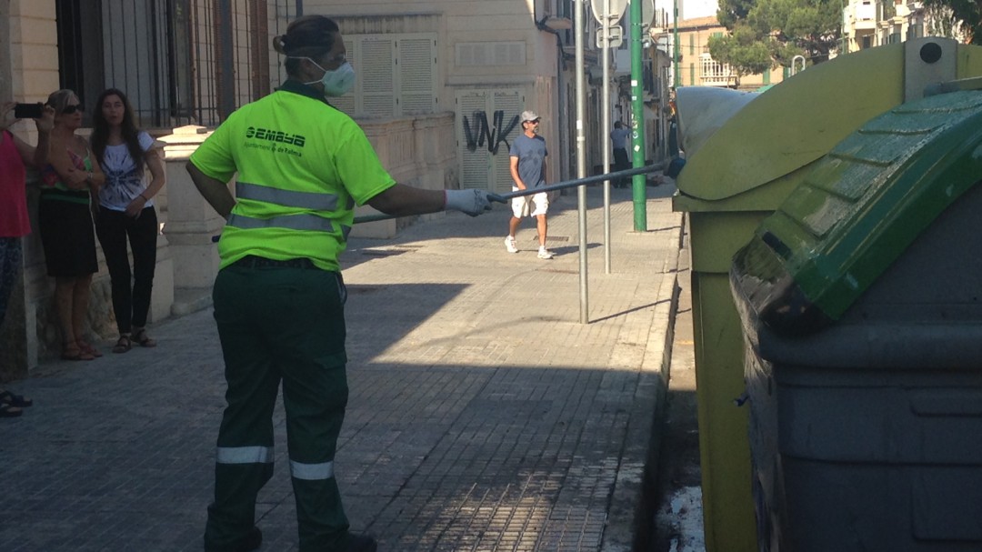 Los sindicatos amenazan con una huelga indefinida en la recogida de basuras