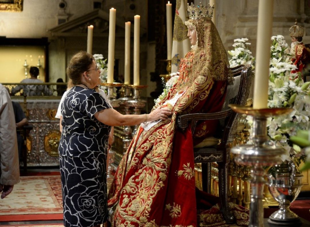 El primer besamanos de la Virgen de los Reyes será los días 4 y 5 de agosto El primer besamanos de la Virgen de los Reyes será los días 4 y 5 de agosto