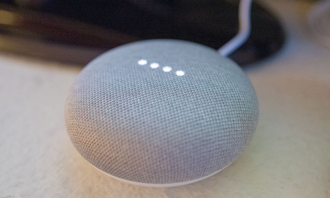 Los altavoces de Google dejarán de escuchar conversaciones de terceros. Los altavoces de Google dejarán de escuchar conversaciones de terceros.