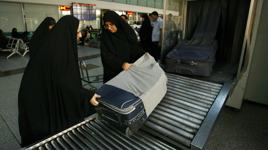 Arabia Saudí ya permite viajar a las mujeres al extranjero sin permiso de un tutor