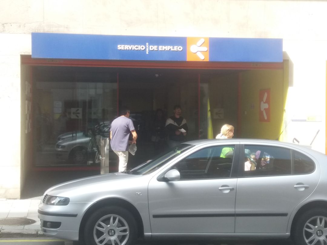 Más de 62.000 asturianos siguen esperando la llamada del Servicio de Empleo del Principado. Más de 62.000 asturianos siguen esperando la llamada del Servicio de Empleo del Principado.