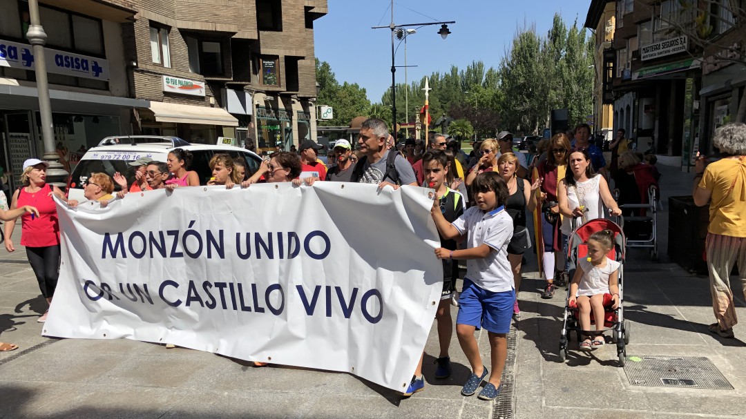 El alcalde de Monzón anuncia una batería de acciones para combatir la situación del castillo