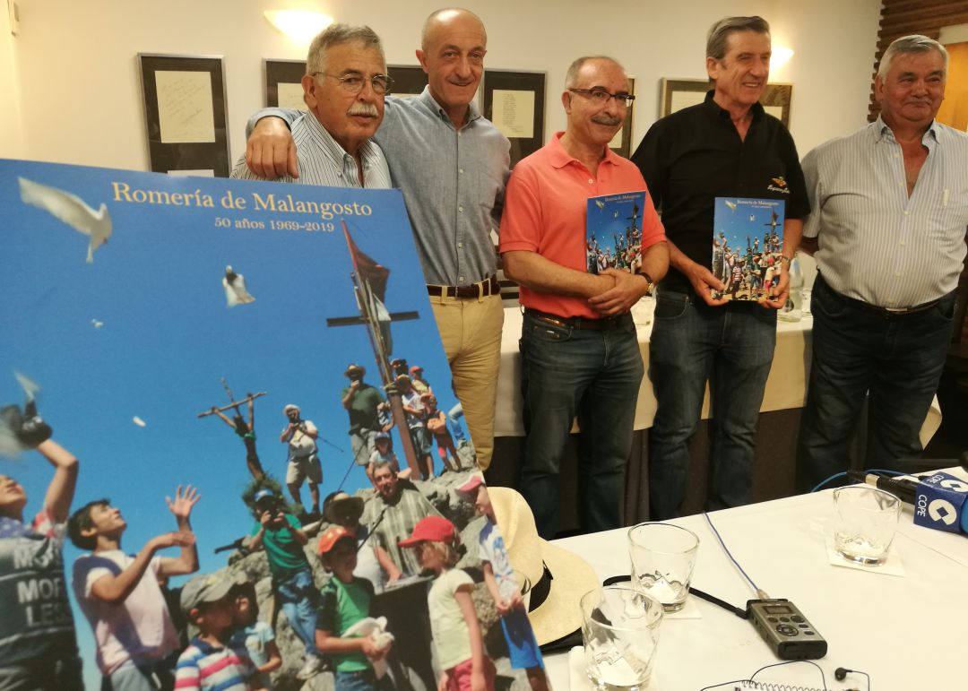 Miembros de la asociación Libro del buen Amor durante la presentación de la romería del Malangosto 2019 Miembros de la asociación Libro del buen Amor durante la presentación de la romería del Malangosto 2019