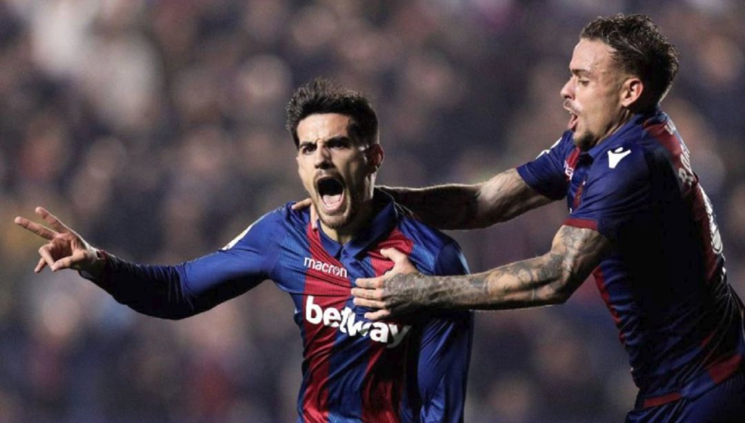 Chema Rodríguez celebra un gol ante la Real Sociedad Chema Rodríguez celebra un gol ante la Real Sociedad