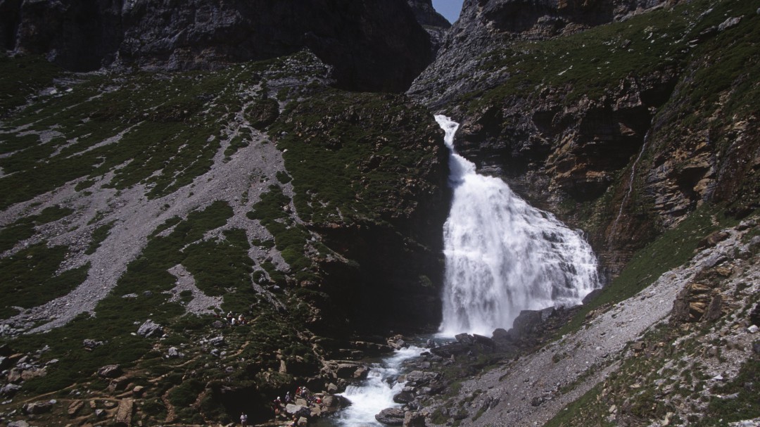 'The Guardian' señala a la mejor cascada del mundo: está en España