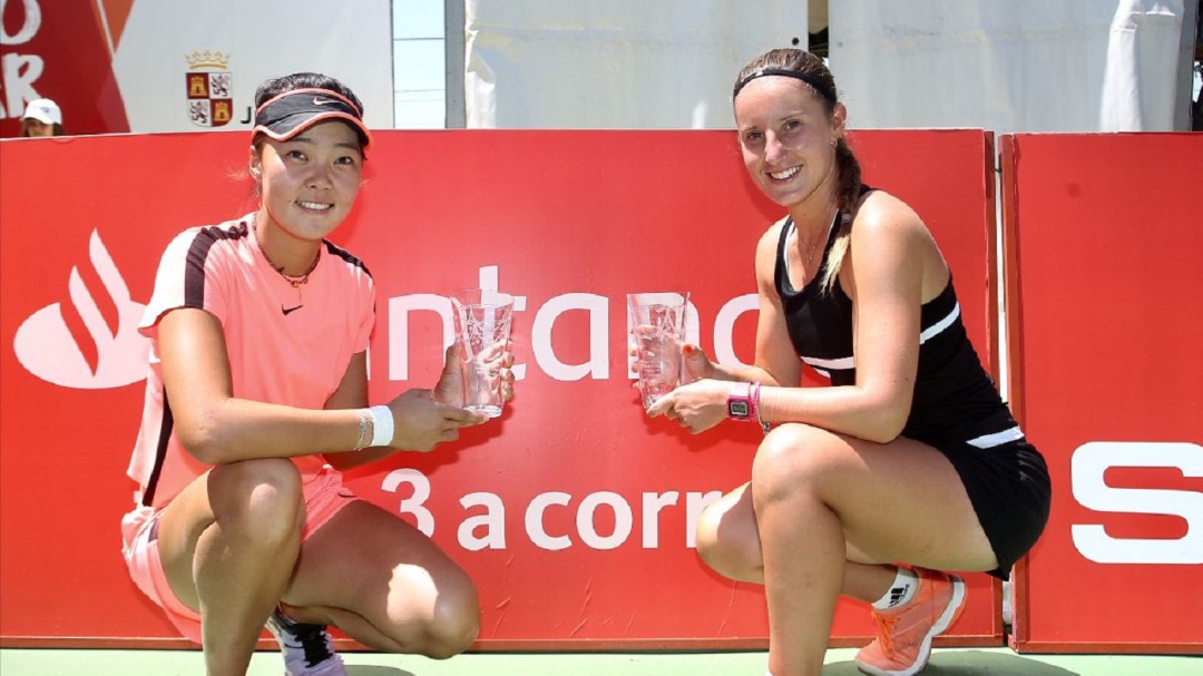 Marina Bassols repite victoria en el dobles femenino