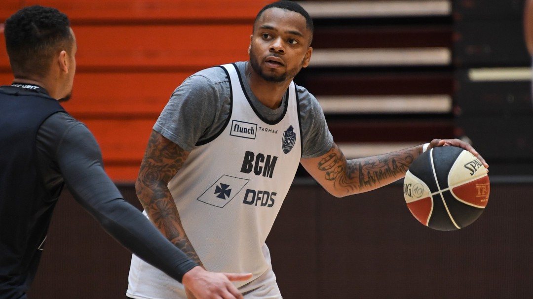 DJ Cooper, el jugador de baloncesto que dio positivo por estar embarazado