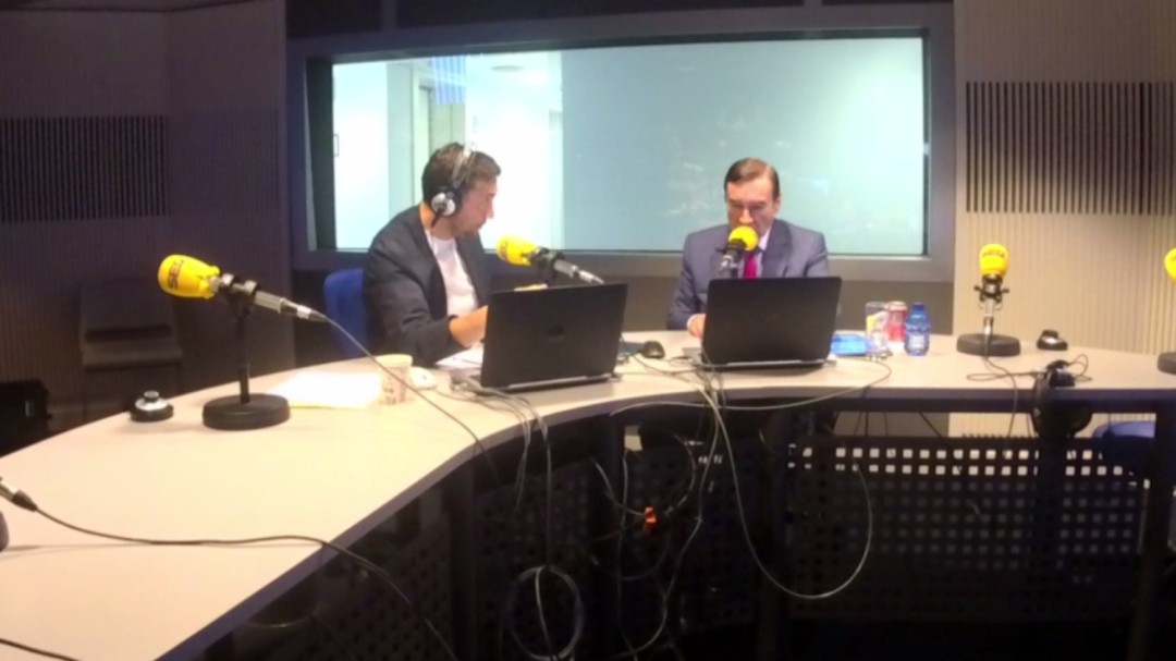 La bronca entre Pedro J. Ramírez y Javier Ruiz por las víctimas del franquismo