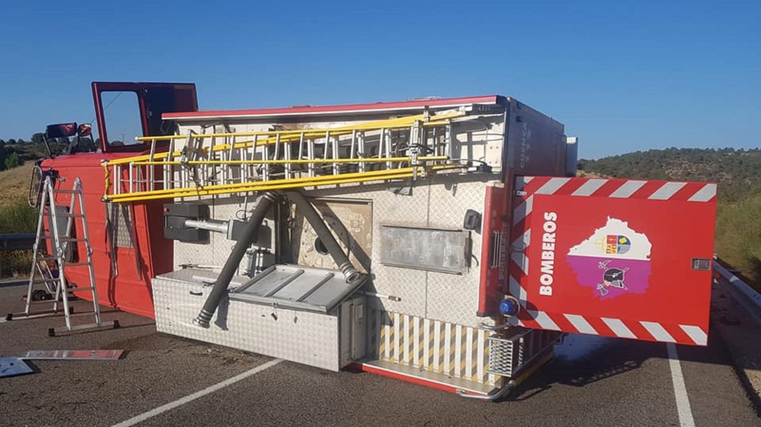 Cuatro bomberos del Parque de Motilla heridos leves en un accidente