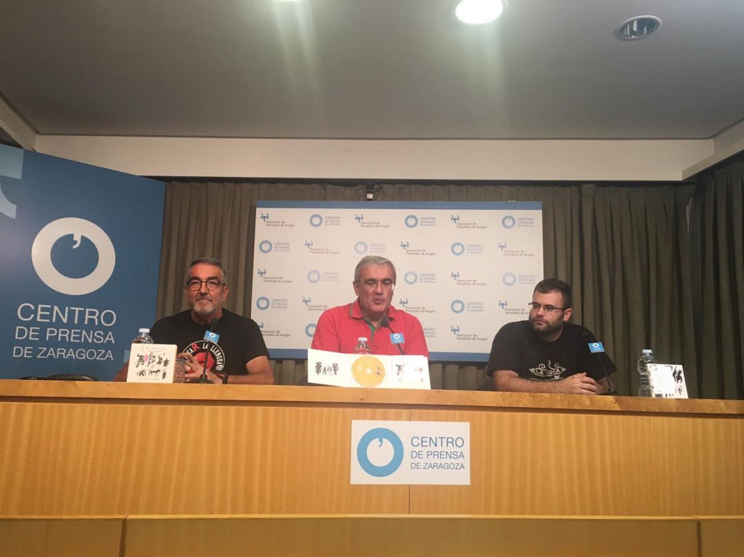 Ignacio Pardinilla, Manuel Domínguez y Francho Sarrablo en la presentación del nuevo disco en el Centro de Prensa. Ignacio Pardinilla, Manuel Domínguez y Francho Sarrablo en la presentación del nuevo disco en el Centro de Prensa.
