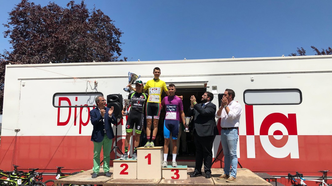 El ciclista navarro Víctor Etxeberría, vencedor de la Vuelta a Ávila