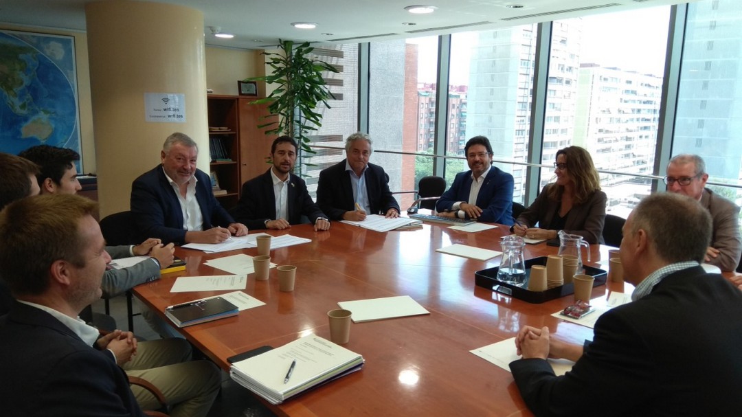 La Generalitat i VIIA impulsen la primera terminal d'autopista ferroviària