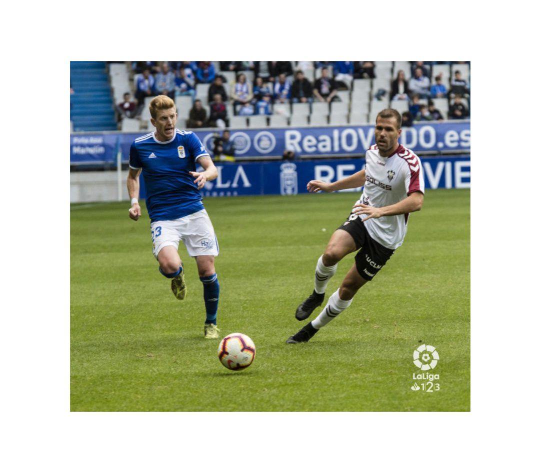 Ortuño presiona a Mossa en un partido de la temporada pasada. Ortuño presiona a Mossa en un partido de la temporada pasada.