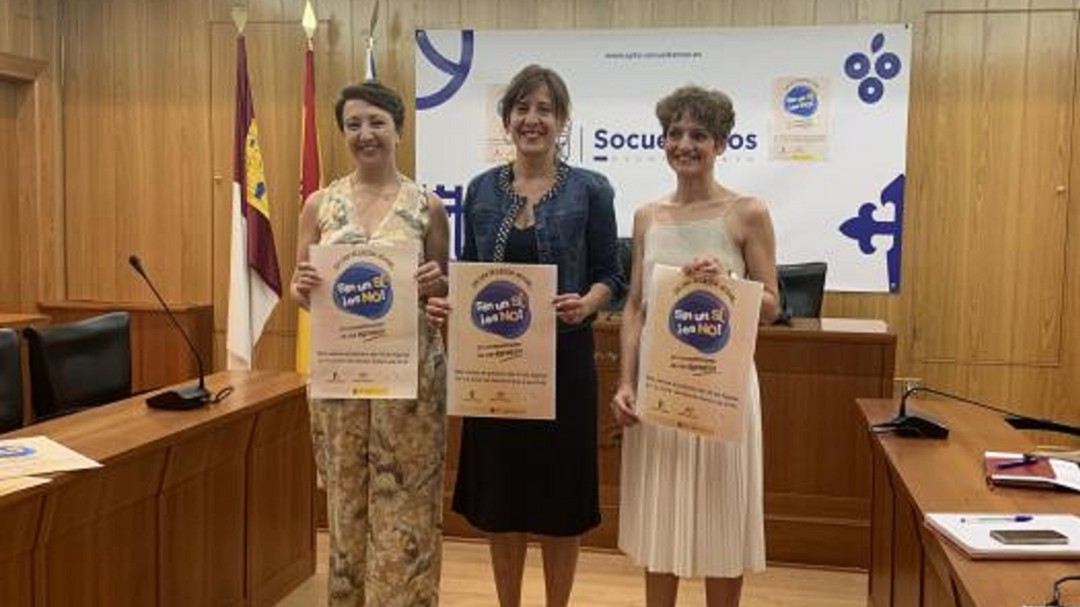 La portavoz del Gobierno de CLM presenta la campaña "Sin un sí, es no" para las fiestas de Socuellamos