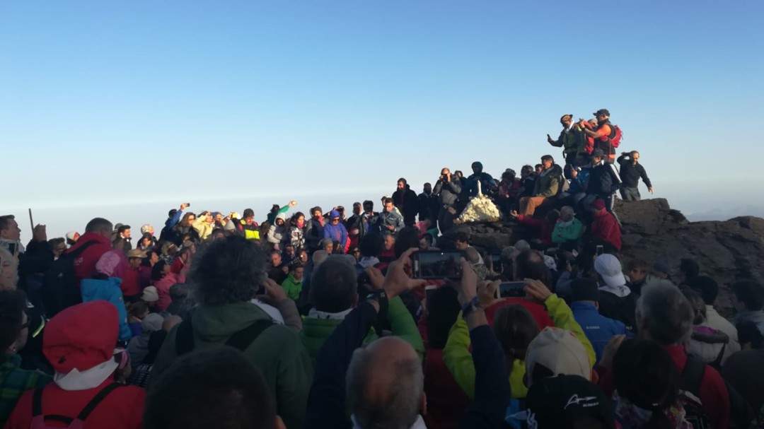Así fue la romería de las Nieves a las cumbres de Sierra Nevada