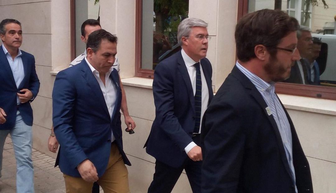 El principal investigado en el Caso Matinsreg, José Enrique Fernández de Moya, a la salida de los juzgados el día de su declaración. El principal investigado en el Caso Matinsreg, José Enrique Fernández de Moya, a la salida de los juzgados el día de su declaración.