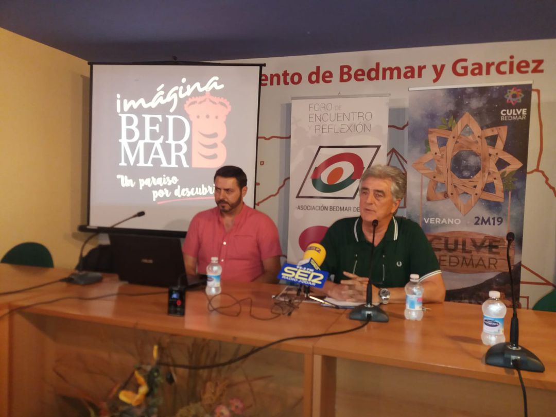 Momento de la presentación por Fernando Viedma Momento de la presentación por Fernando Viedma