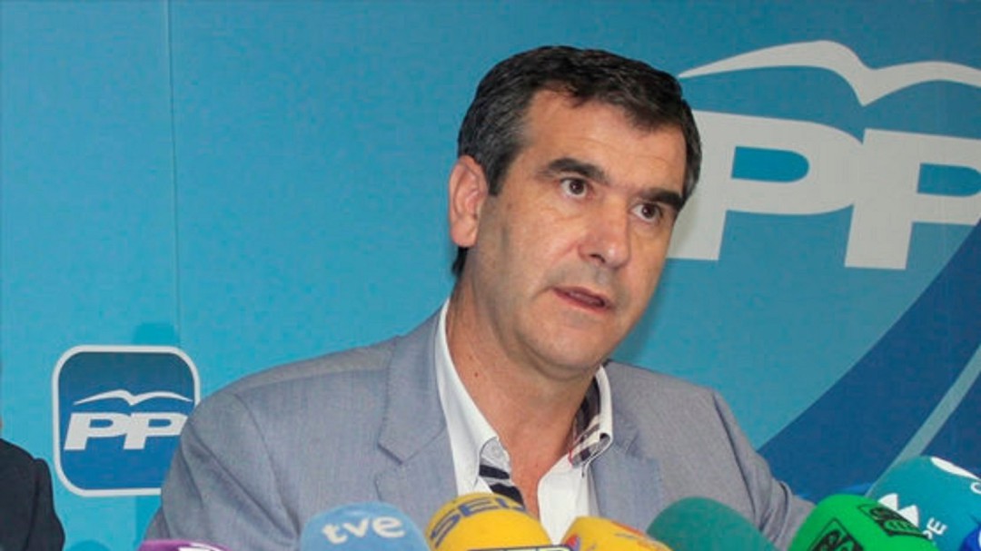 Román: "Quizá García-Page podría sumar mayorías alternativas a las que plantea Sánchez"