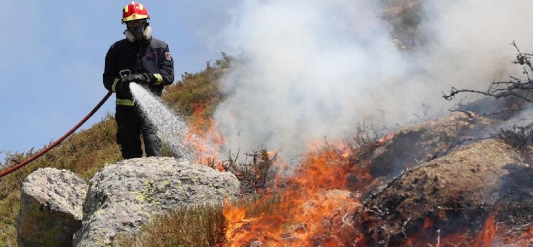 La superficie quemada en el incendio de Miraflores de la Sierra llega a las 500 hectáreas La superficie quemada en el incendio de Miraflores de la Sierra llega a las 500 hectáreas