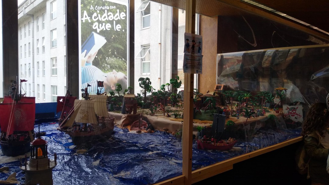 Rodrigo Lorenzo, de 10 años, elabora una exposición de piratas Playmobil