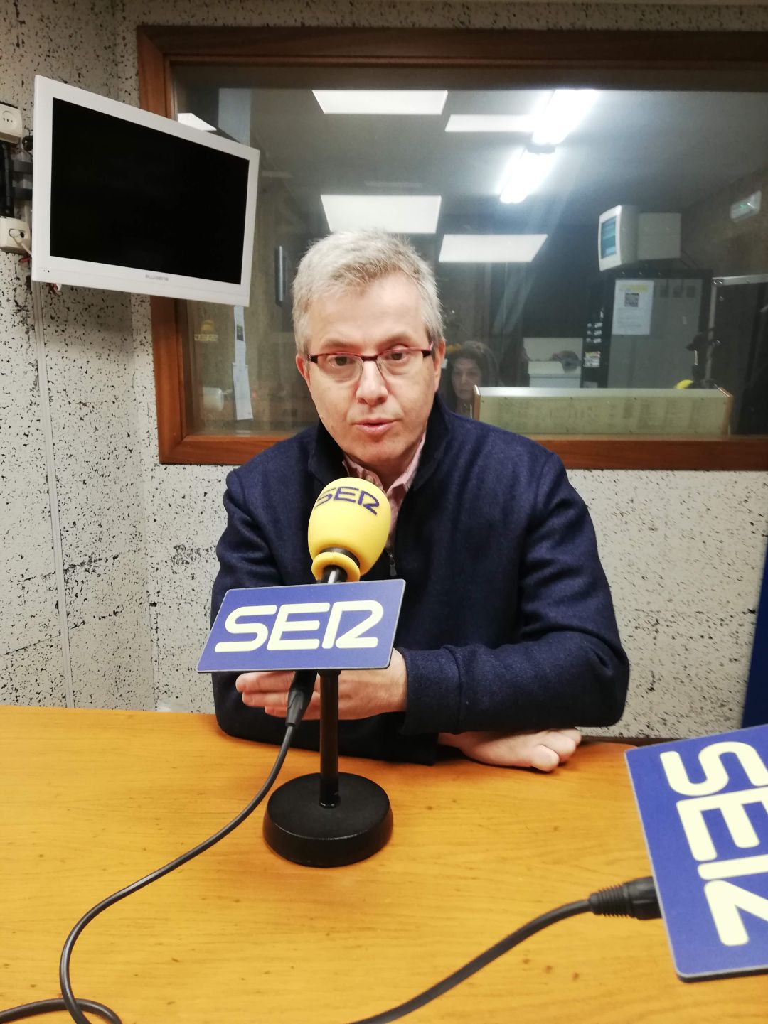 Doctor Manuel Leyes Vence, en el Hoy por Hoy Ourense, en una de sus visitas a nuestra ciudad Doctor Manuel Leyes Vence, en el Hoy por Hoy Ourense, en una de sus visitas a nuestra ciudad