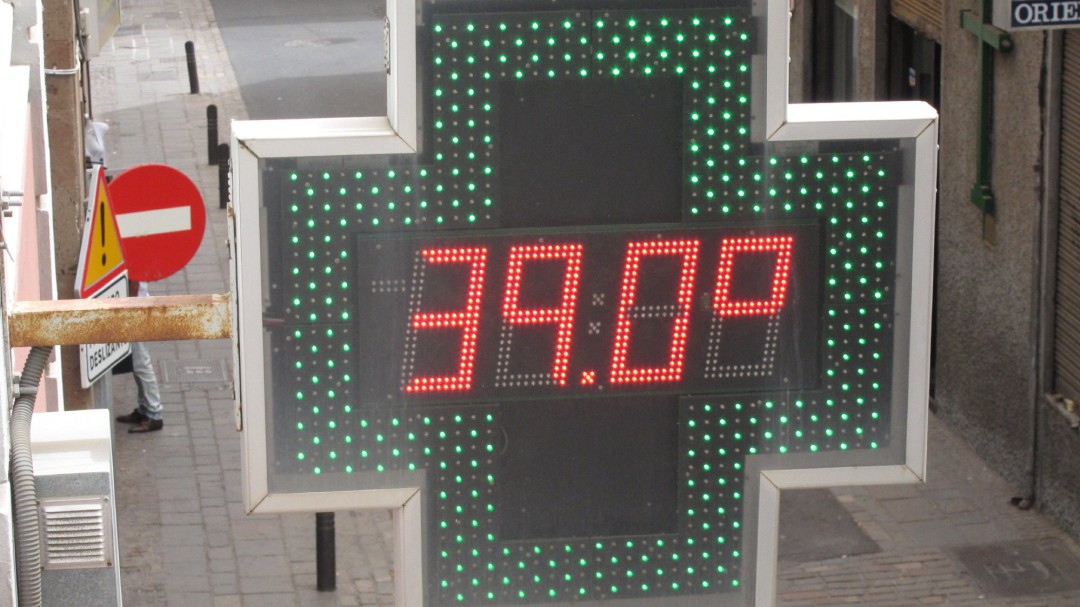 El terral dispara el consumo eléctrico en la provincia y deja las máximas del verano