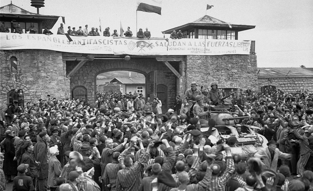 Momento de la liberación de los supervivientes del campo de Mathausen el 5 de mayo de 1945 Momento de la liberación de los supervivientes del campo de Mathausen el 5 de mayo de 1945