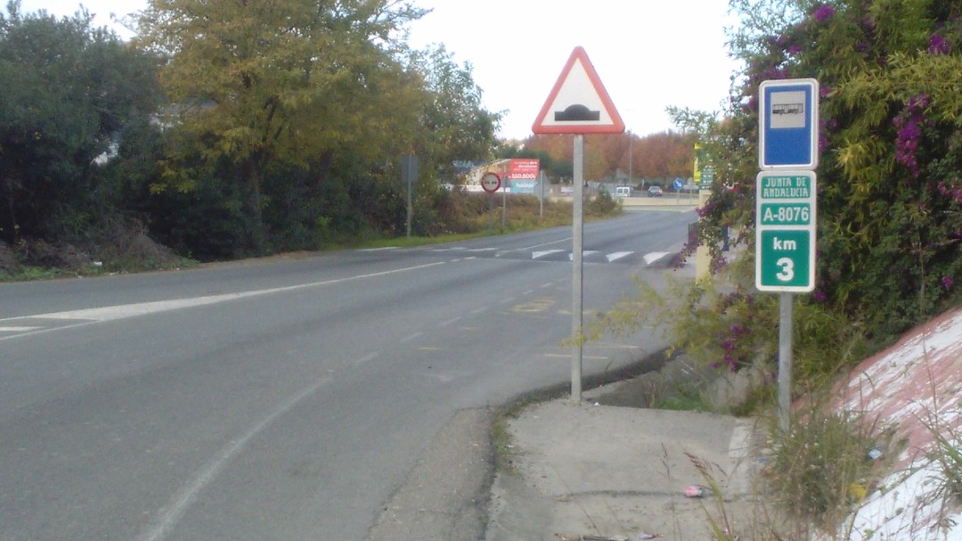 Fallece un motorista en un accidente a su paso por Espartinas