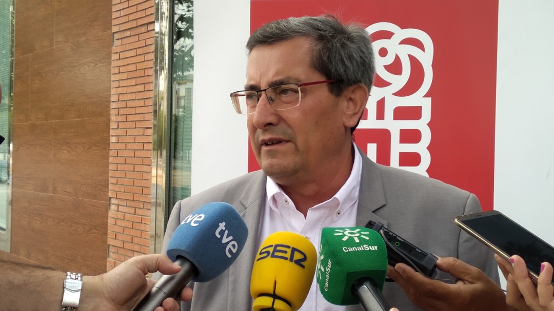'La ausencia de Gobierno perjudica de forma notable a Granada'