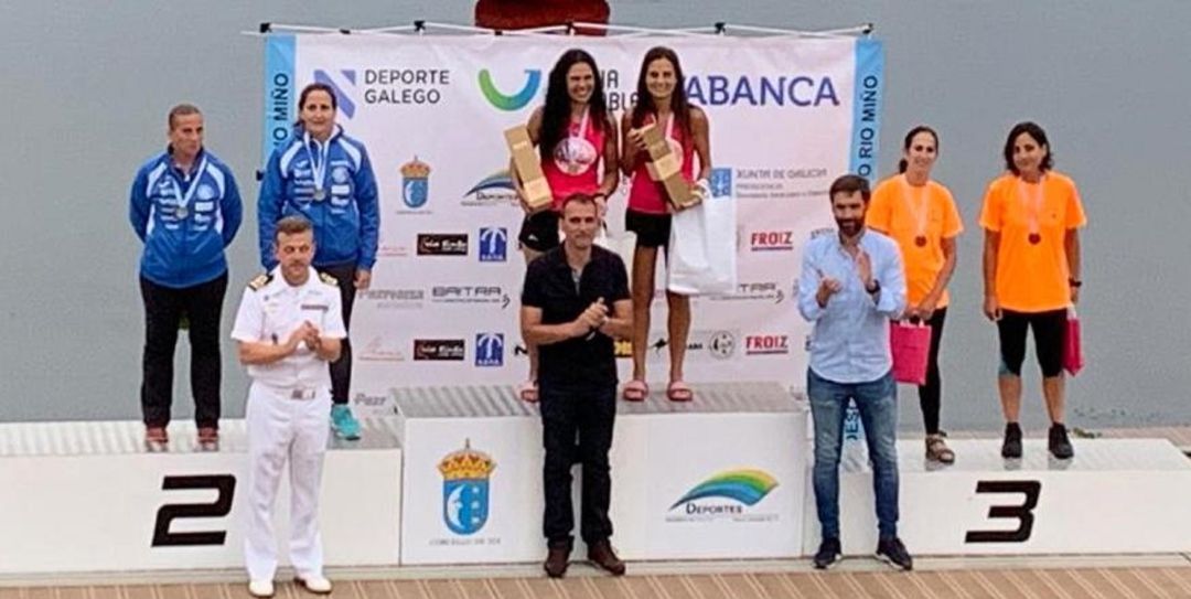En el podio K2, primer puesto para Mónica Piñeiro y Kissi Torres del Club Fluvial Avión-Castrelo de Miño, tercer puesto para Mª José Regueiro y Ruth Vázquez de la Escuela Orensana Municipal de Piragüismo En el podio K2, primer puesto para Mónica Piñeiro y Kissi Torres del Club Fluvial Avión-Castrelo de Miño, tercer puesto para Mª José Regueiro y Ruth Vázquez de la Escuela Orensana Municipal de Piragüismo