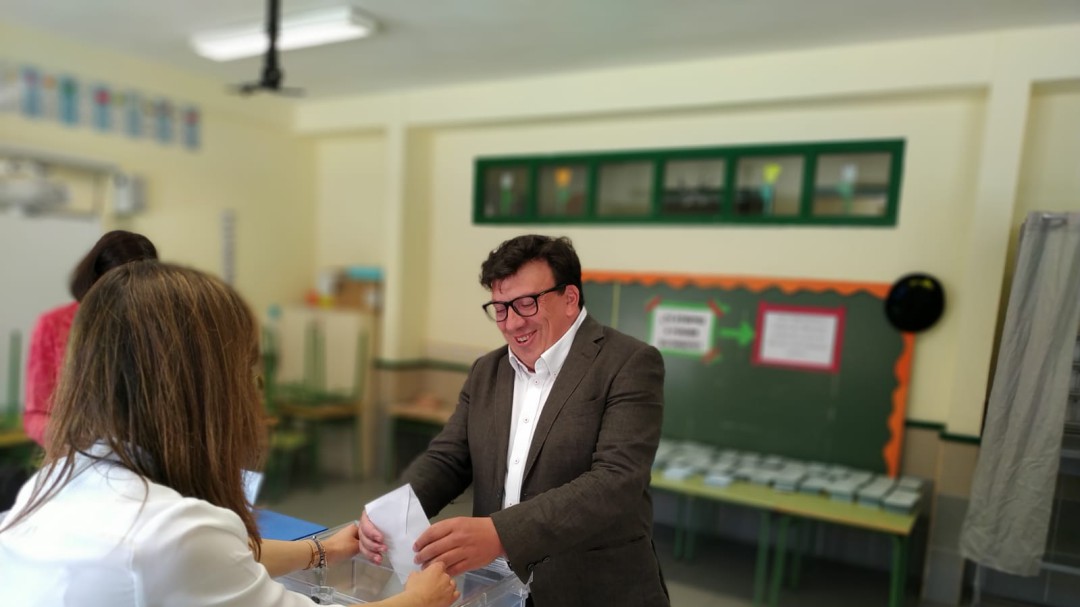 La Junta deniega a Cedazo la excedencia laboral