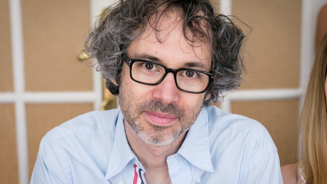 James Rhodes ingresa 1.000 euros a la ONG Open Arms en nombre de la política de Vox Isabel Pérez