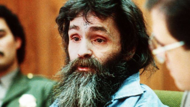 Charles Manson durante el juicio por la muerte e Sharon Tate Charles Manson durante el juicio por la muerte e Sharon Tate