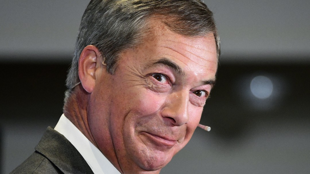 Farage, 'cazado' criticando a toda la familia real británica en una charla