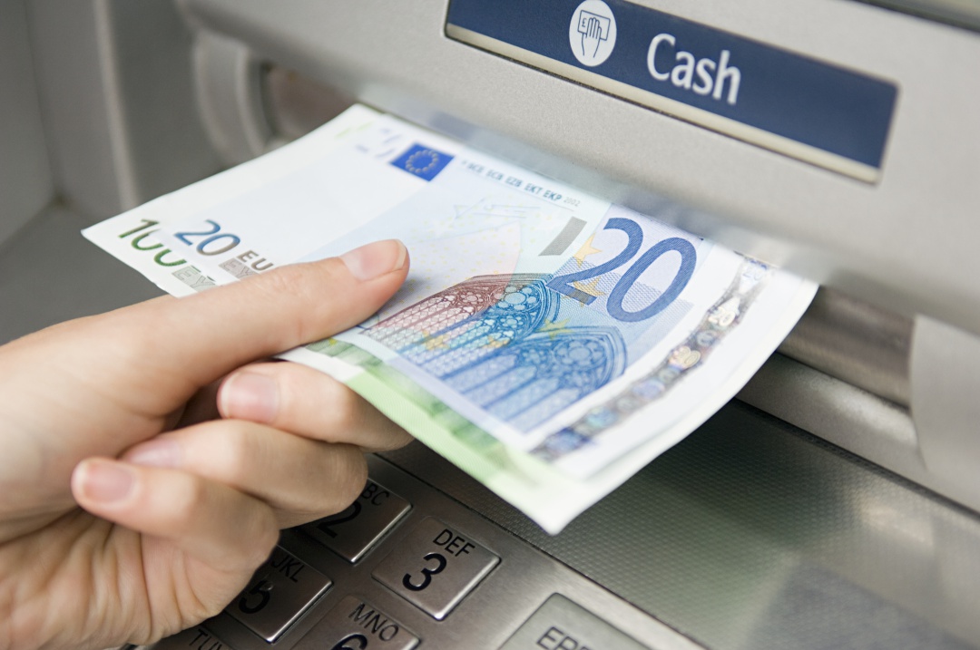 Los pequeños municipios españoles se quedan sin cajeros automáticos Los pequeños municipios españoles se quedan sin cajeros automáticos