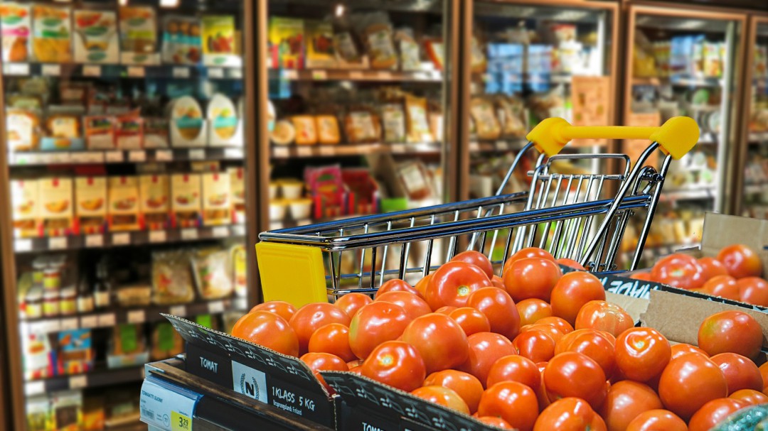 Los precios retroceden tres décimas en julio y la tasa interanual queda en el 1%