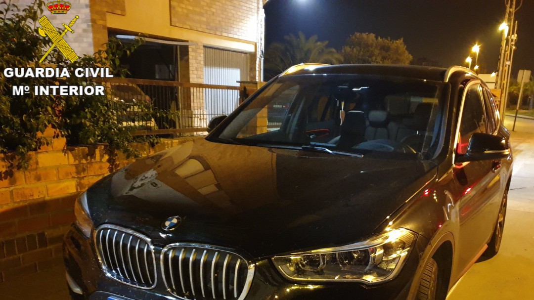 Detenidos dos jóvenes en Sagunto por circular en un coche de alta gama robado en Bélgica