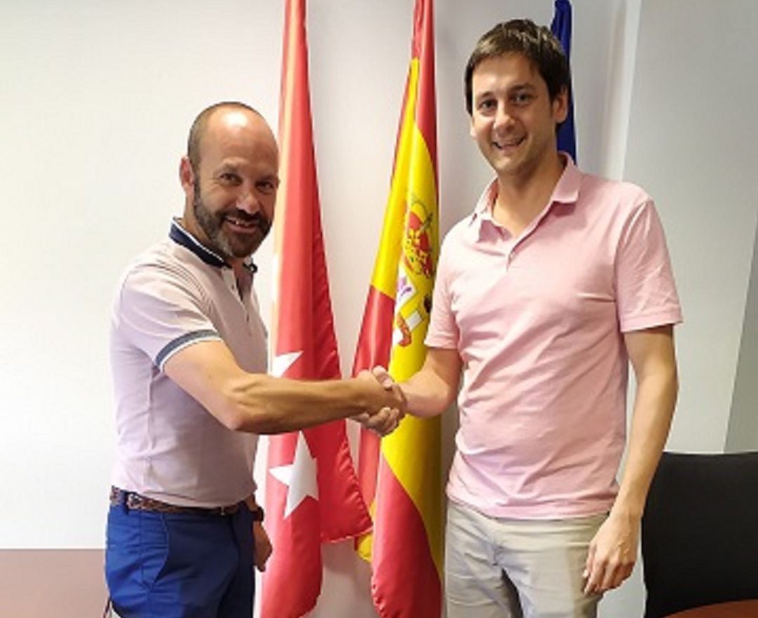 Francisco Funes (izquierda) junto a Pablo Benítez Llorente (derecha) en la Consejería de Deportes y Juventud Francisco Funes (izquierda) junto a Pablo Benítez Llorente (derecha) en la Consejería de Deportes y Juventud
