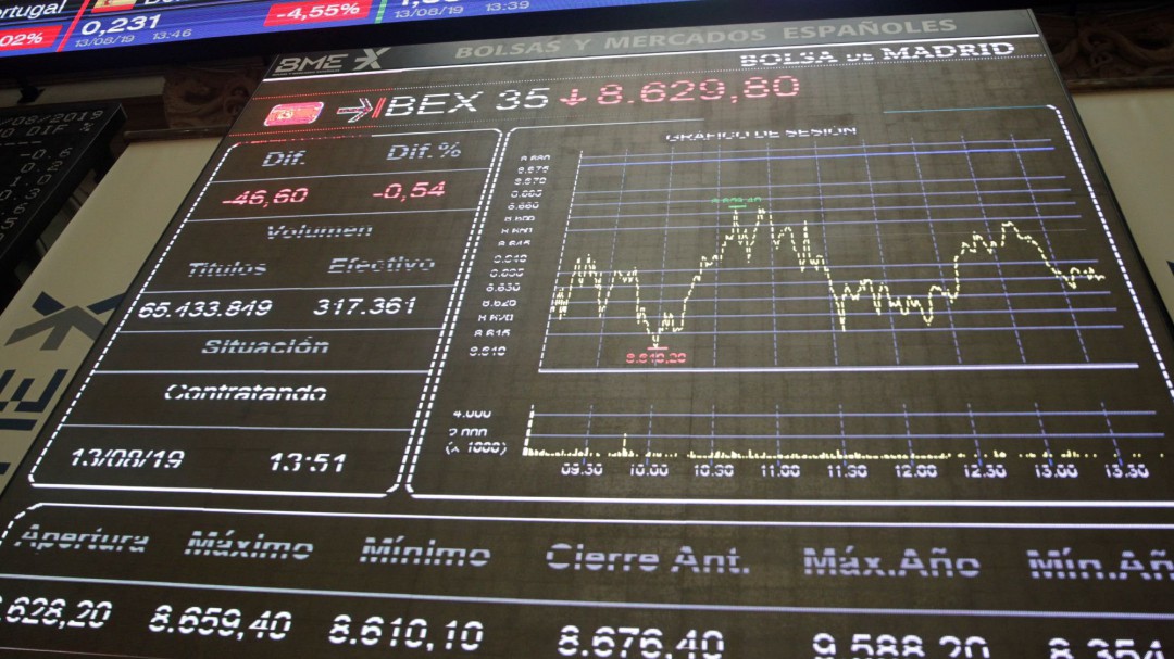 El IBEX cierra en mínimo anual con una caída del 1,98% por la incertidumbre en la economía europea