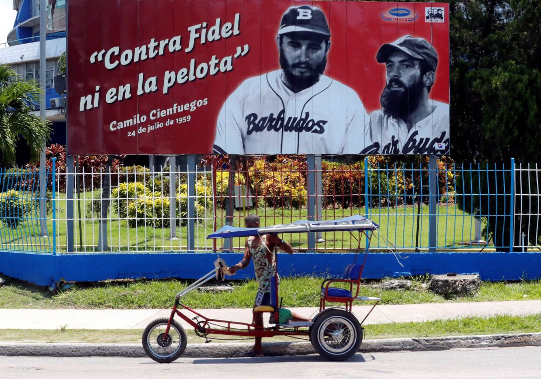En Cuba un cartel conmemorativo de la revolución cubana, al cumplirse el 93 aniversario del nacimiento de Fidel Castro que murió hace tres años. En Cuba un cartel conmemorativo de la revolución cubana, al cumplirse el 93 aniversario del nacimiento de Fidel Castro que murió hace tres años.