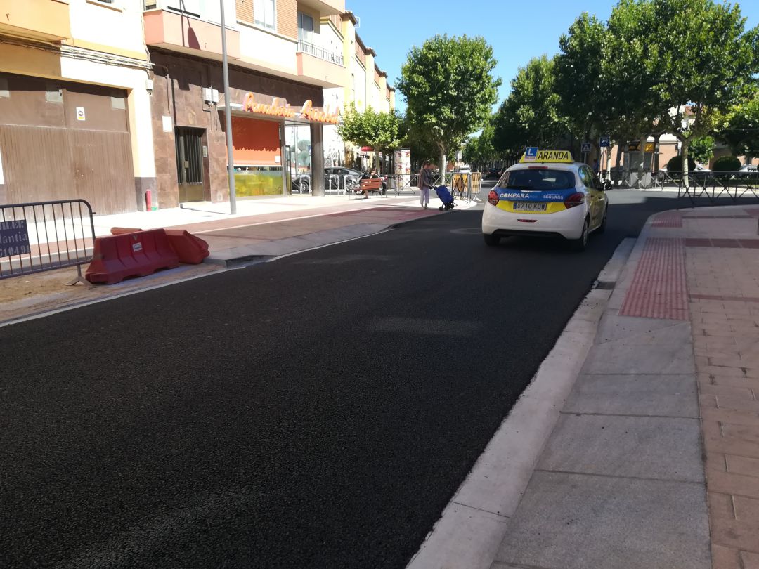 La impresión generalizada pero irreal de los vecinos es que la calzada de a Avenida de Burgos se ha estrechado tras las obras de reurbanización La impresión generalizada pero irreal de los vecinos es que la calzada de a Avenida de Burgos se ha estrechado tras las obras de reurbanización