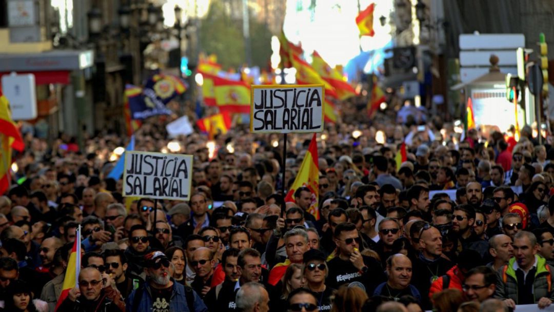 Imagen de archivo de una manifestación por la equiparación salarial Imagen de archivo de una manifestación por la equiparación salarial
