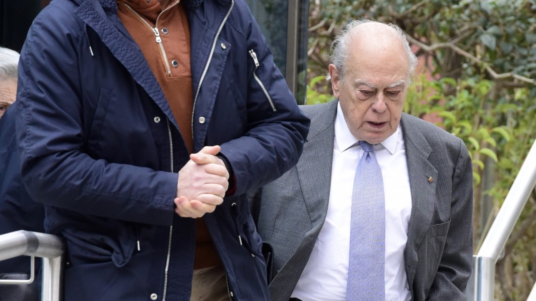 El juez investiga el traslado de 8 millones de euros de los Pujol en 2004