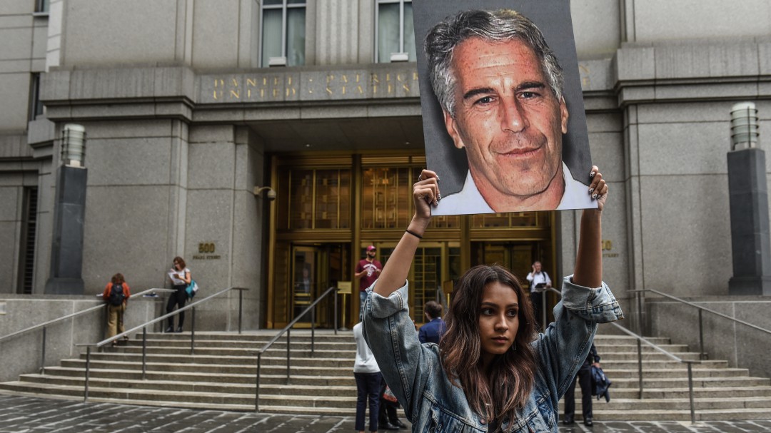 El duro testimonio de una de las víctimas del multimillonario Epstein