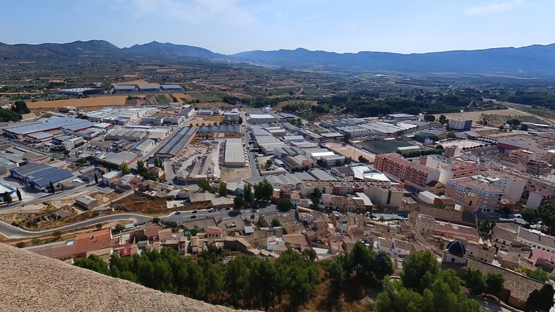 Muere una conductora atropellada por la furgoneta de la que acababa de bajar